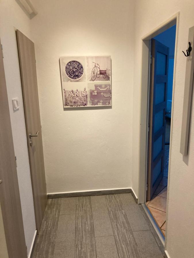 兹诺伊莫Apartman Papousek公寓 外观 照片